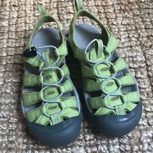 Keen waterproof shoe